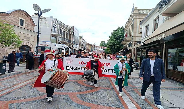 Edirne'de Engelliler Haftası kutlamalarında renkli görüntüler oluştu