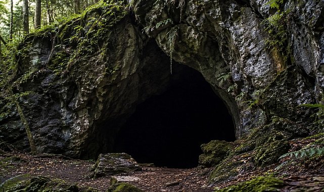 Ormanın içinde gizli kalmış mağarada keşfedildi: Volkanik kül onları bugüne kadar korumuş