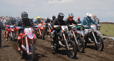 Ağrı'nın Zorlu Coğrafyasında İlk Enduro Heyecanı Yaşandı