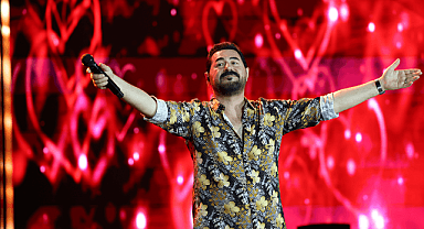 ERKAN KAYA, SEVİLEN ESERLERİNİ KONYA'DA SESLENDİRDİ